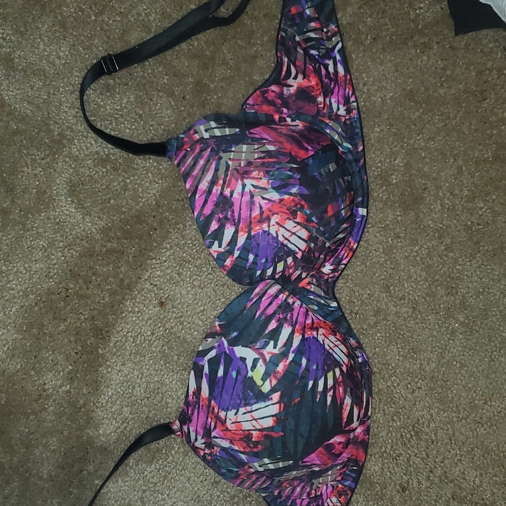 VS Pink bra